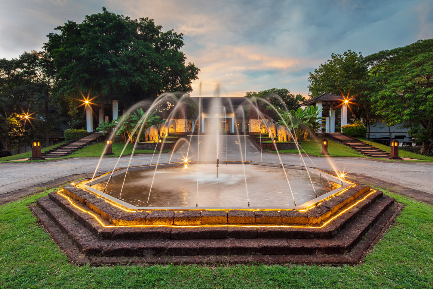 โรงแรมทวาราวดี รีสอร์ท